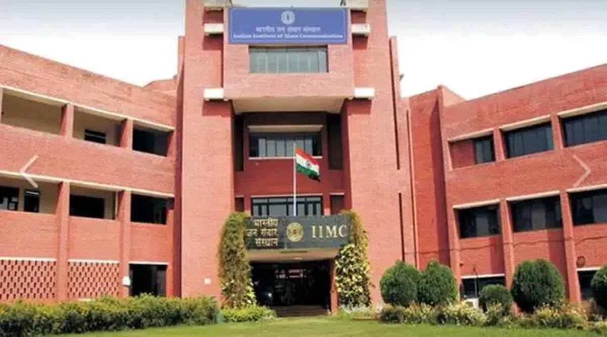 IIMC Delhi Students Protest To Open Campus | Delhi News - The Indian ...