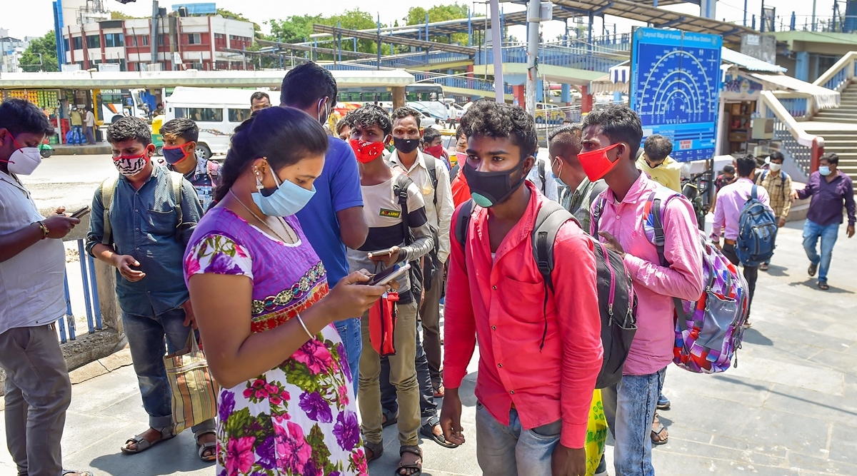 Bengaluru: Passengers at the KSRTC bus stand, amid surge in coronavirus cases, in Bengaluru, Wednesday, April 7, 2021. (PTI )