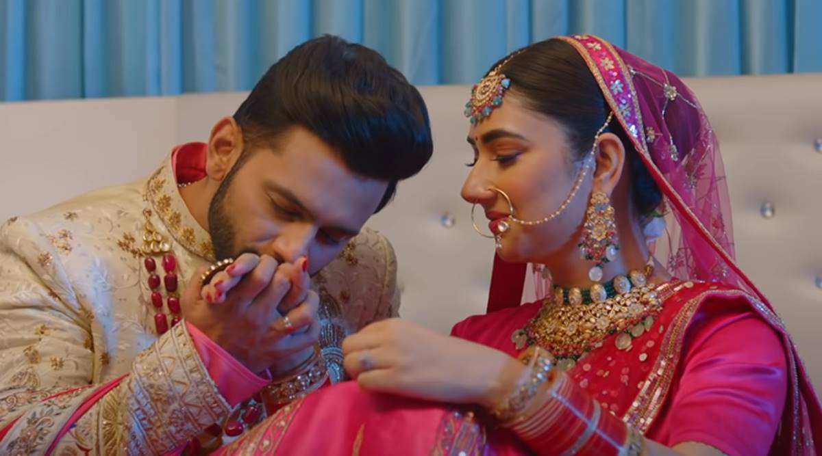 You are currently viewing Rahul Vaidya y Disha Parmar viven su futuro en la canción de boda ‘Madhanya’.  Ver video