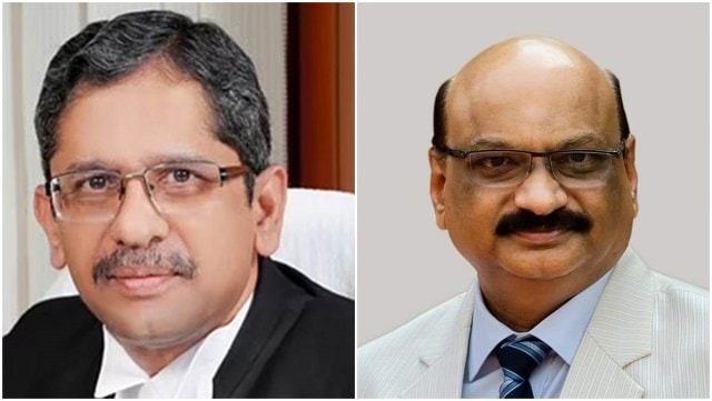 Chief Justice N V Ramana (left) condoled the passing away of Supreme Court judge Justice Mohan M Shantanagoudar. (Source: @JoshiPralhad/Twitter)