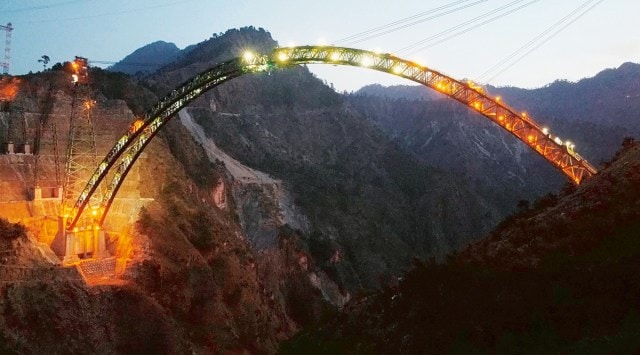 The world’s highest railway bridge, over river Chenab. (Courtesy: Afcons/Northern Railway)