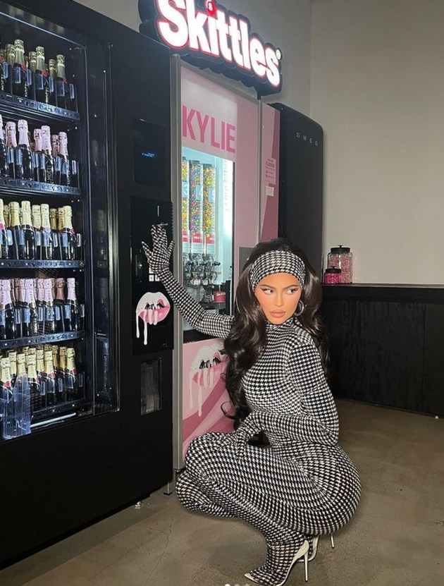 kylie jenner, kylie jenner fashion, indianexpress