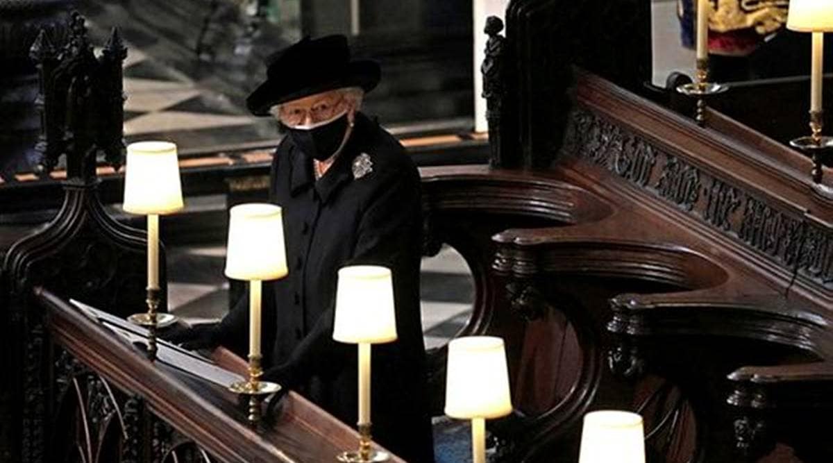 ‘In loving memory’: Queen Elizabeth II left handwritten note on Prince Philip’s coffin - The Indian Express