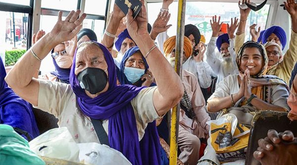 800-strong Sikh jatha reaches Pakistan for Baisakhi | Cities News,The  Indian Express