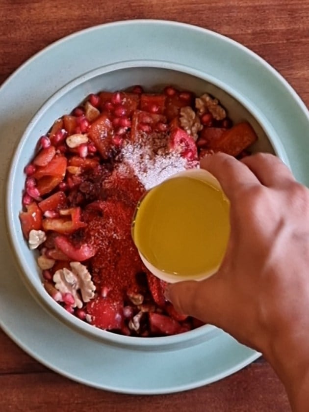 Mahummara, what is Mahummara, recipe for Mahummara, easy Mahummara recipe, lebanese food recipe, easy lebanese dips, easy syrian food