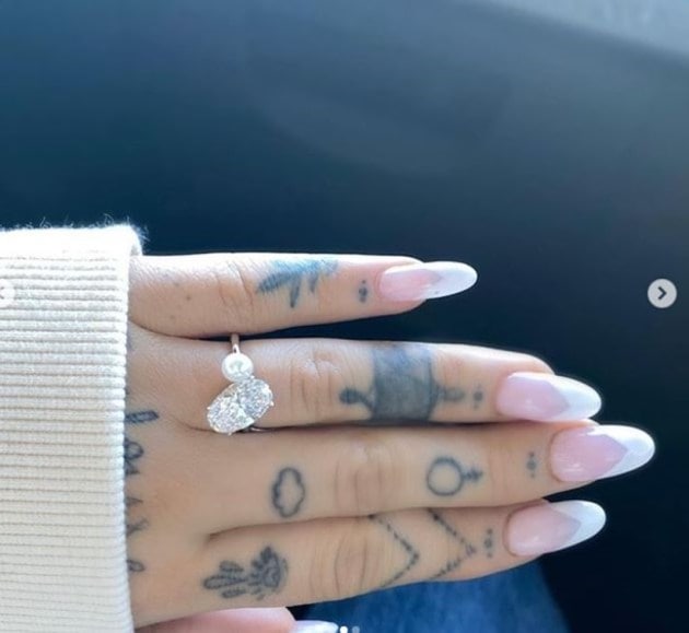 ariana grande and dalton gomez, ariana grande and dalton gomez marriage photos, ariana grande and dalton gomez news, ariana grande photos, dalton gomez photos
