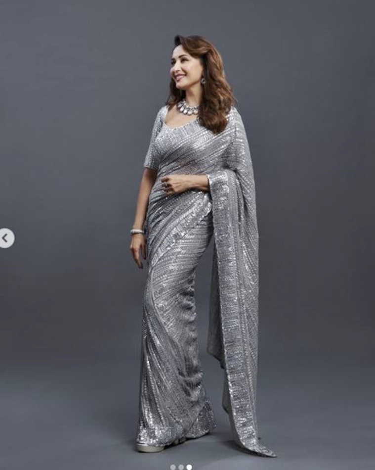 I Want To See Xxx Photo Of Video Madhuri Dixit - Madhuri Dixit looks breathtaking in this Manish Malhotra sari; pics inside  | Lifestyle News,The Indian Express