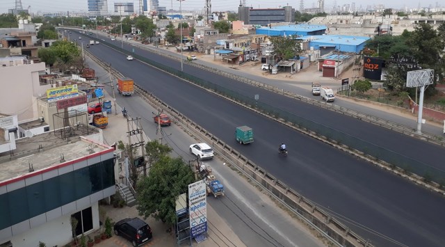 The Delhi- Gurugram Expressway near Kherki Daula toll plaza wears a deserted look owing to the ongoing Covid-induced lockdown in Haryana. (PTI)