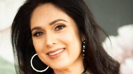 meenakshi seshadri