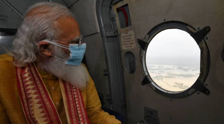 Prime Minister Narendra Modi takes areal survey of Odisha, West Bengal. (Photo: Twitter @narendramodi)