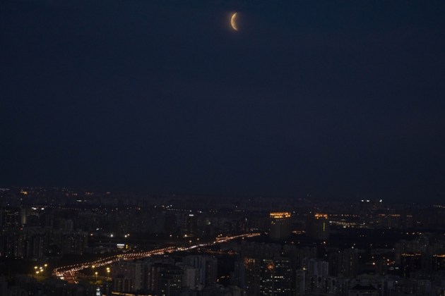 super moon photos, super blood moon photos, india super blood moon photos, Lunar Eclipse 2021, Lunar Eclipse 2021 photos, Lunar Eclipse 2021 pics, Chandra Grahan 2021, Chandra Grahan 2021 photos, moon pics, latest moon photos, india moond photos, super blood in india pics, Super Blood Moon 2021 Date and Time, india super blood moon news,