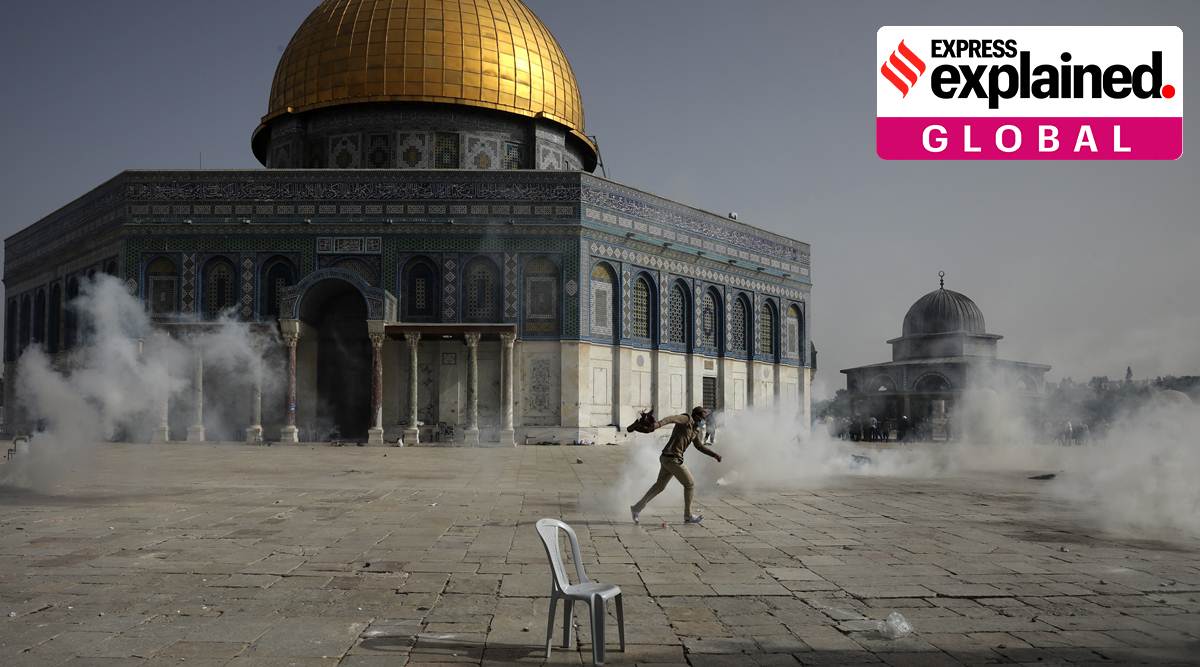Mosque aqsa why israel attack al Israeli Police