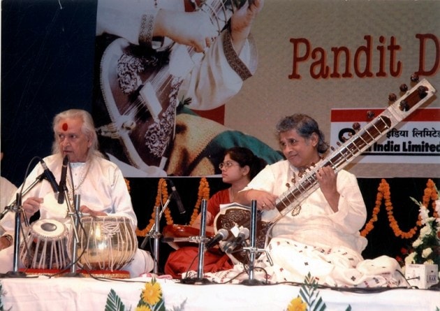 Debu Chaudhari, pandit Debu Chaudhari passes away, art and music news, art culture news,Devabrata Chaudhuri, pandemic, covid, dementia, indianexpress.com, debu chaudhuri dead, pratik chaudhuri,