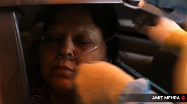 Covid patients takes Oxygen at Gurudwara Damdama Sahib at Nizamuddin in New Delhi on Sunday