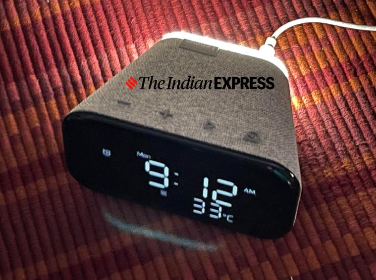 Lenovo smart clock essential, Lenovo smart clock essential price, Lenovo smart clock essential review, smart alarm clock Lenovo, Google Assistant, alarm clock to buy in India 