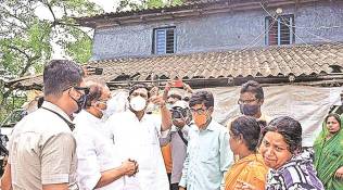 Union minister convoy attacked as Bengal post-poll violence continues