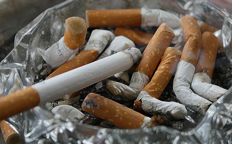 Día Mundial Sin Tabaco, Día Mundial Sin Tabaco 2021, consumo de tabaco, adicción al tabaco, síntomas de abstinencia, dejar de fumar, lo que le sucede al cuerpo cuando deja de fumar, indian express news
