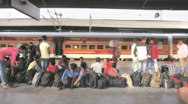 train migrant worker no alt set