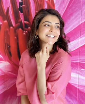 Kajal in clearance pink t shirt