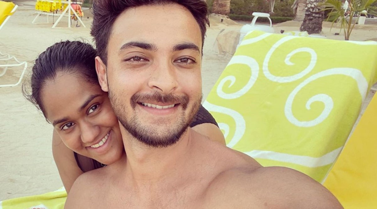 Arpita Khan Sharma shares photo with her main man Aayush Sharma, writes about a great marriage Bollywood News