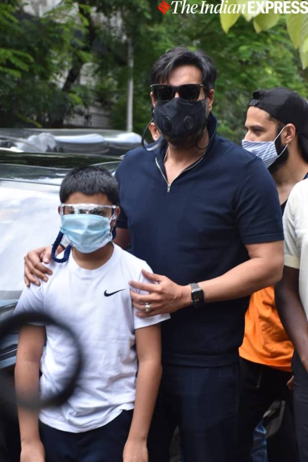 ajay devgn with son