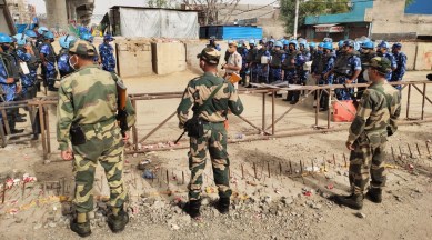 Singhu border, Delhi police