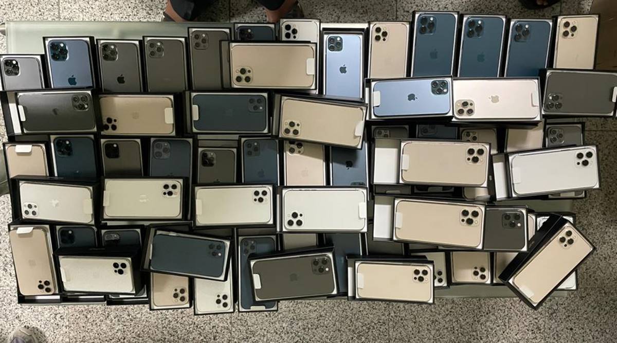 iPhone, iPhone caught at Hyderabad airport, iPhone seized, Hyderabad news, iPhone smuggling, Hyderabad Customs officials, Indian express