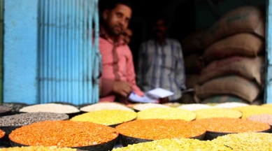In bid to control price of pulses, Centre imposes stock limits