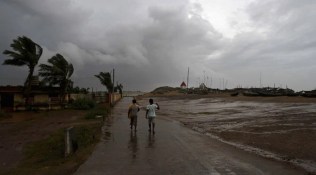 3.6 lakh cyclone-hit people claim relief under Duare Tran: Bengal Govt