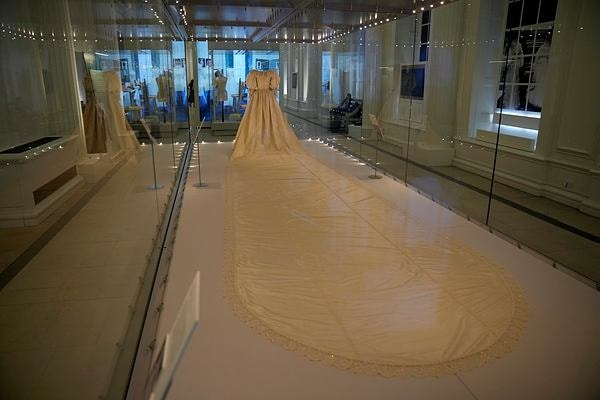 Princess Diana’s wedding dress with 25 ft train put on display at ...