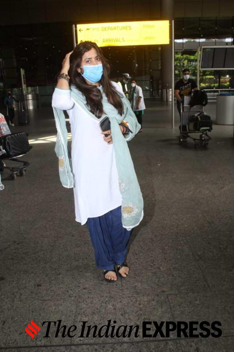 kangana ranaut, kangana ranaut airport, ahan shetty airport, disha patani airport, airport looks, sidharth malhotra, kangana ranaut, indian express, indian express news