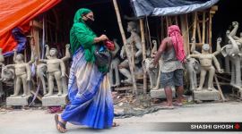 Durga Puja Kolkata, idol makers, artists of Kolkata, Durga Puja idol makers, Barasat Potter Colony Kolkata, Durga Idols Barasat kolkata, indianexpress.com