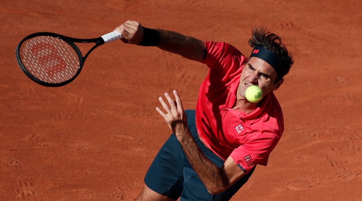 Switzerland's Roger Federer in action during his first round match against Uzbekistan's Denis Istomin (Source: Reuters)