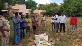 1000 gelatin sticks Chikkaballapur, explosives found Chikkaballapur, stone quarry blasts karnataka, karnataka news, indian express