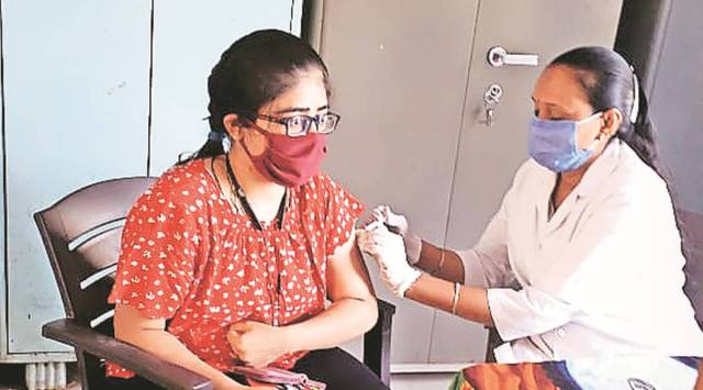 Gujarat, Gujarat rural vaccine, vaccination, Covid-19 India Second Wave, Gujarat coronavirus vaccine, Ahmedabad coronavirus vaccine, Surat coronavirus vaccine, Rajkot coronavirus vaccine, Vadodara coronavirus vaccine, india news, indian express