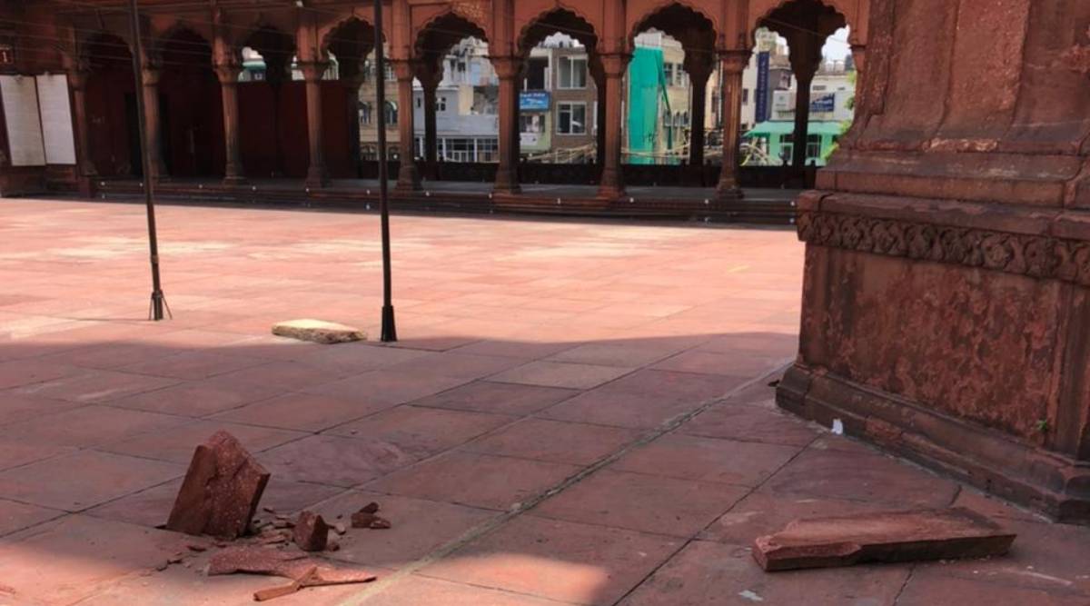 Delhi: Portion of Jama Masjid minaret damaged in Friday's storm
