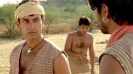 kachra lagaan aamir khan aditya lakhia 1200 lagaan stills kachra bhuvan aamir khan aditya lakhia