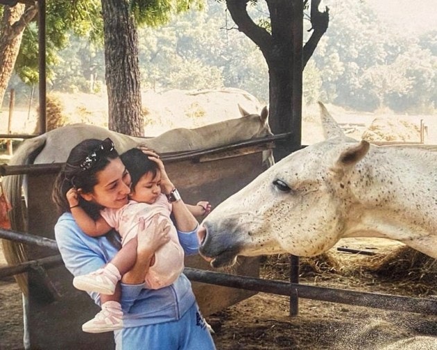 karisma with daughter