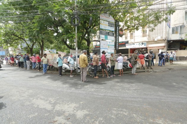 Long queues outside Kerala liquor shops after easing of Covid restrictions