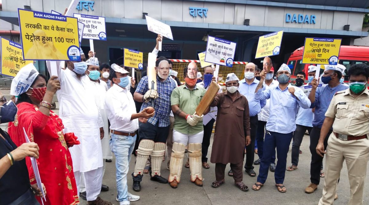 Mumbai: AAP protests fuel price hike, with a game of cricket | Mumbai news