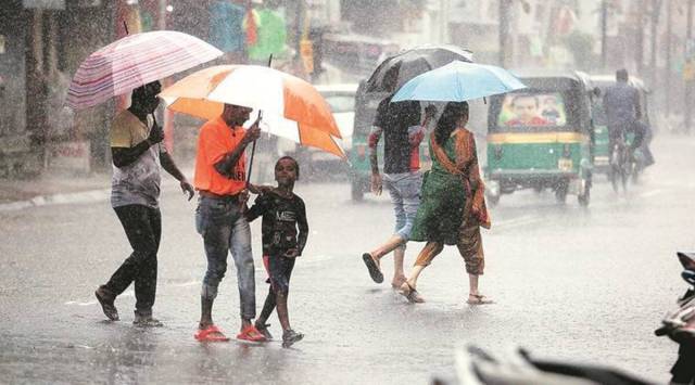 The Met office has warned of lightning and thundershowers over Gondia, Chandrapur, Bhandara and Nagpur districts on Wednesday and Thursday. (Express)
