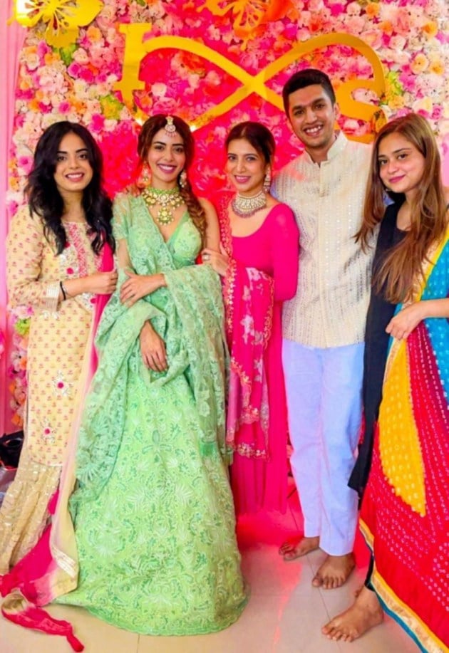 sana sayyad mehendi photos
