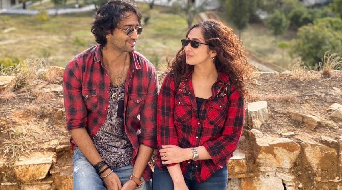 Shaheer Sheikh, Ruchikaa Kapoor confirm pregnancy in new family photo