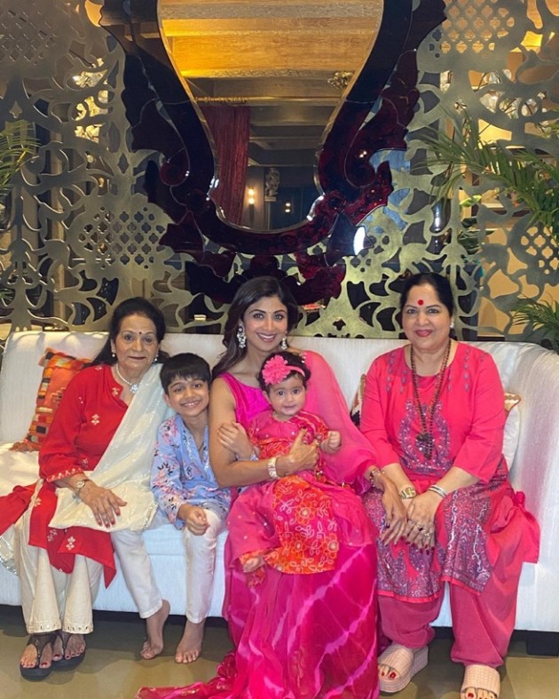shilpa, kids and mother