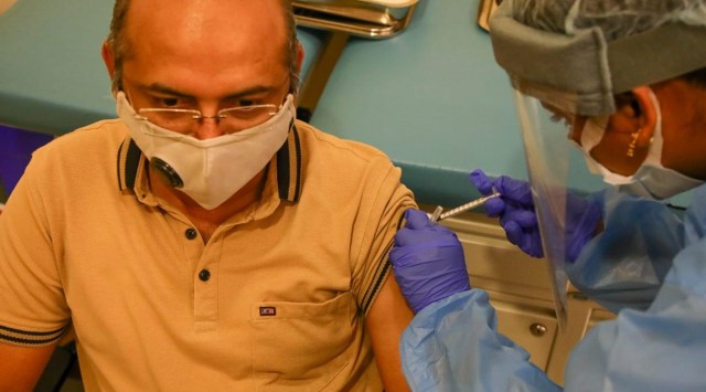 To meet the target, the government will be setting up approximately 6,000 vaccination centres across the state. (File Photo)