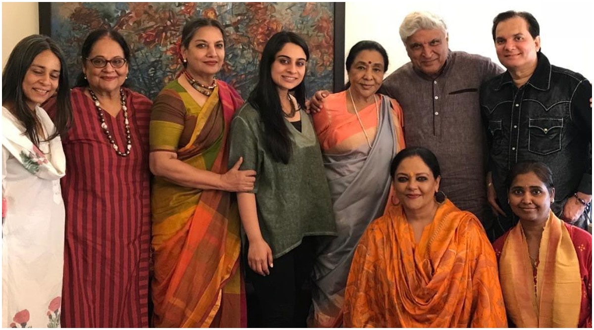 Asha Bhosle&#39;s &#39;chai pe charcha&#39; pic features Javed Akhtar, Shabana Azmi and  Tanve Azmi | Entertainment News,The Indian Express