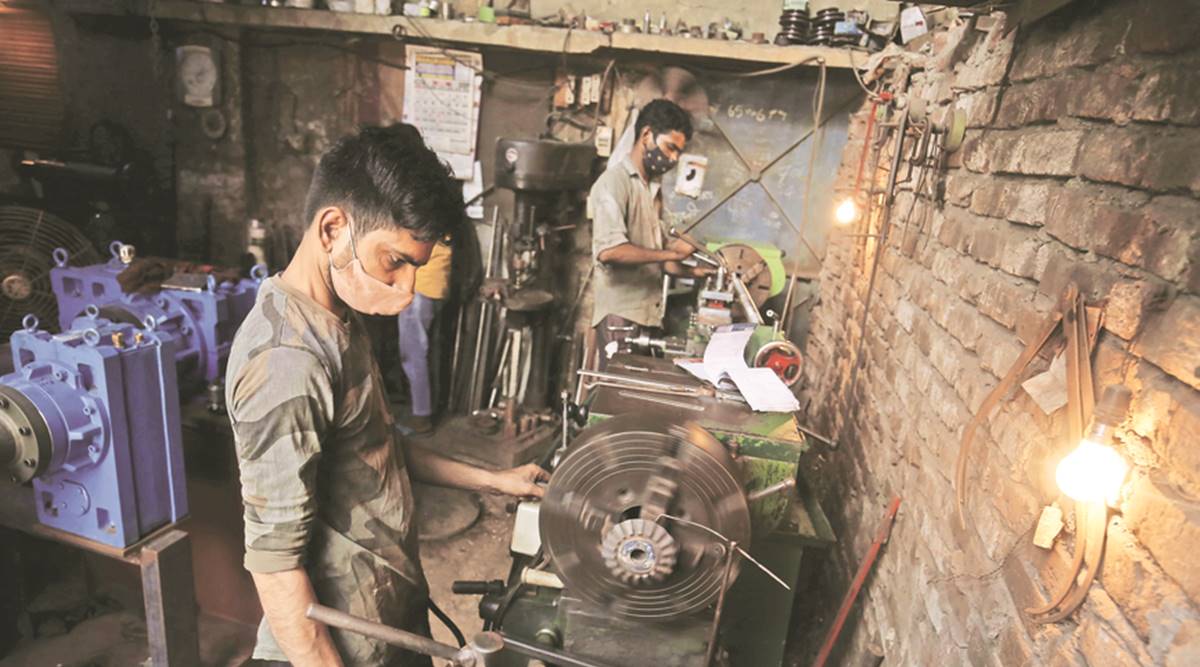 Credit offtake by India Inc contracted by 0.3 per cent to Rs 28,67,304 cr by June 18, 2021