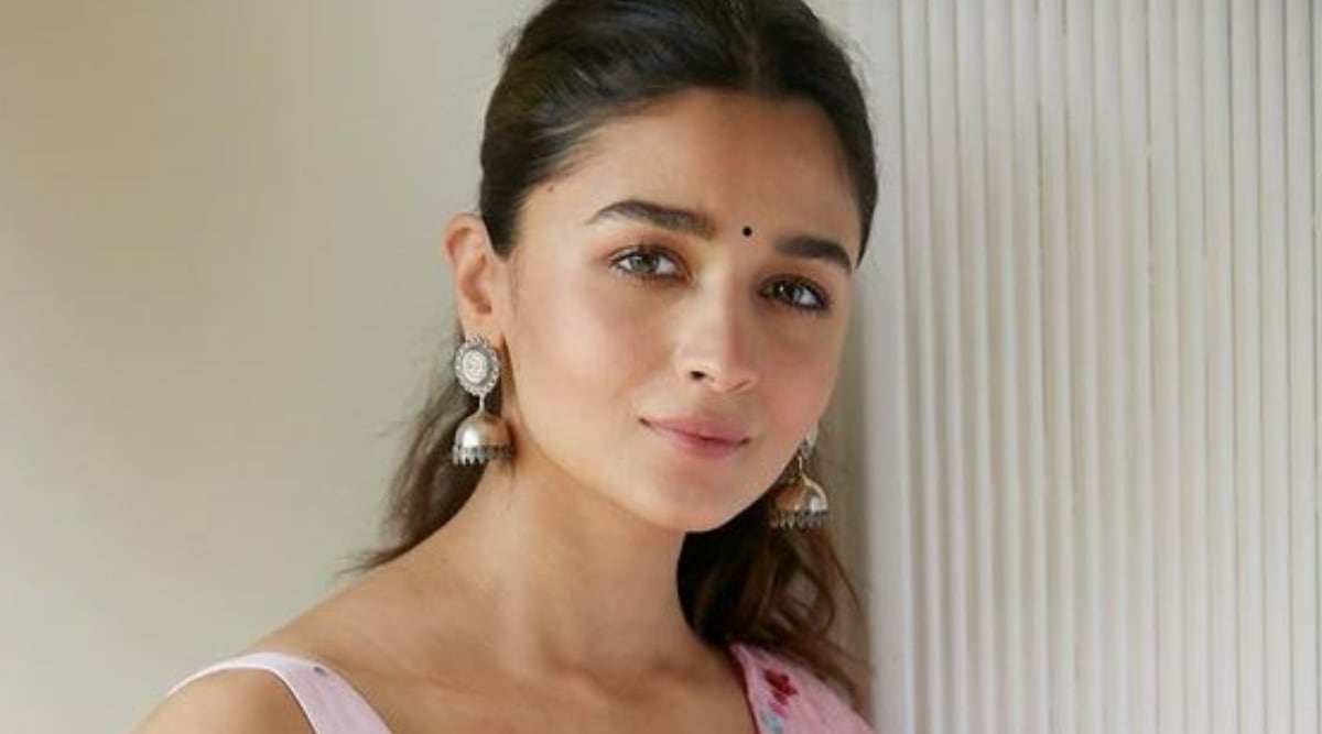 Alia Bhatt Eyes Career In Hollywood Signs International Agency