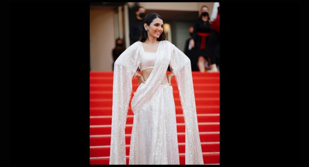 madhuri dixit, madhuri dixit, raveena tandon, fashion hits and misses, mrunal thakur, fashion hits and misses, indian express, indian express news