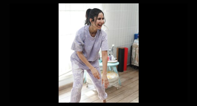 madhuri dixit, madhuri dixit, raveena tandon, fashion hits and misses, mrunal thakur, fashion hits and misses, indian express, indian express news